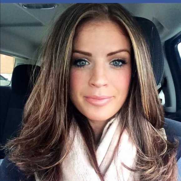 Meet your Posher, Devonna - Picture 1 of 1